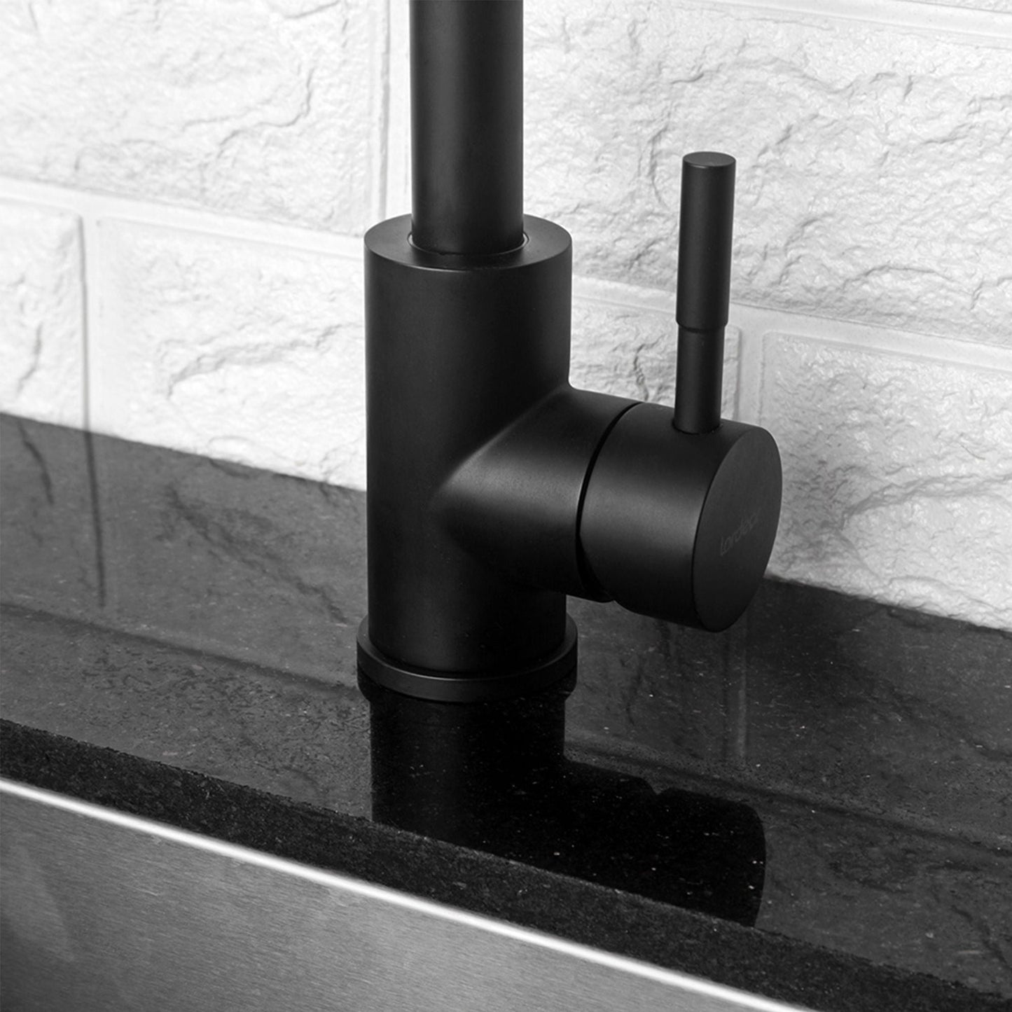 Modern Kitchen Sink Faucet with Single Handle