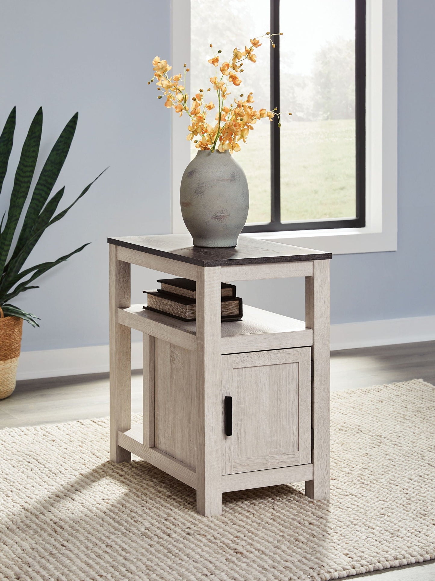 Fendenmore Chair Side End Table With USB Ports