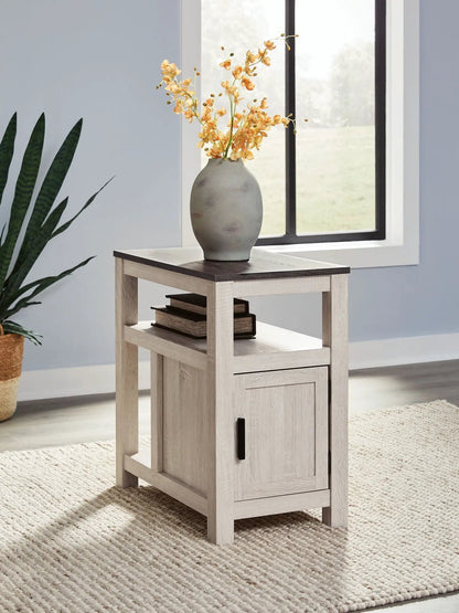 Fendenmore Chair Side End Table With USB Ports