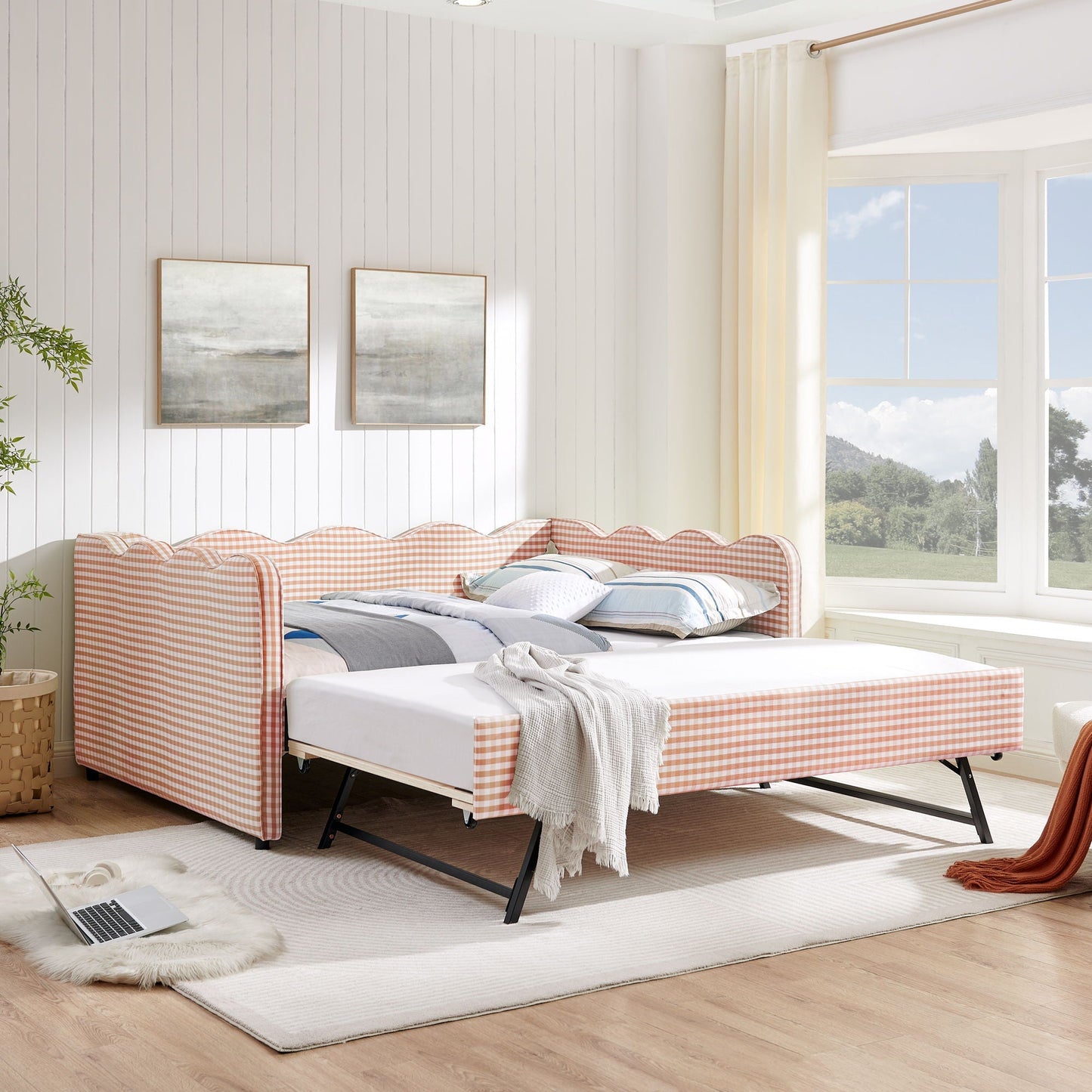 Gingham Daybed With Usb Port And The Wave Shape