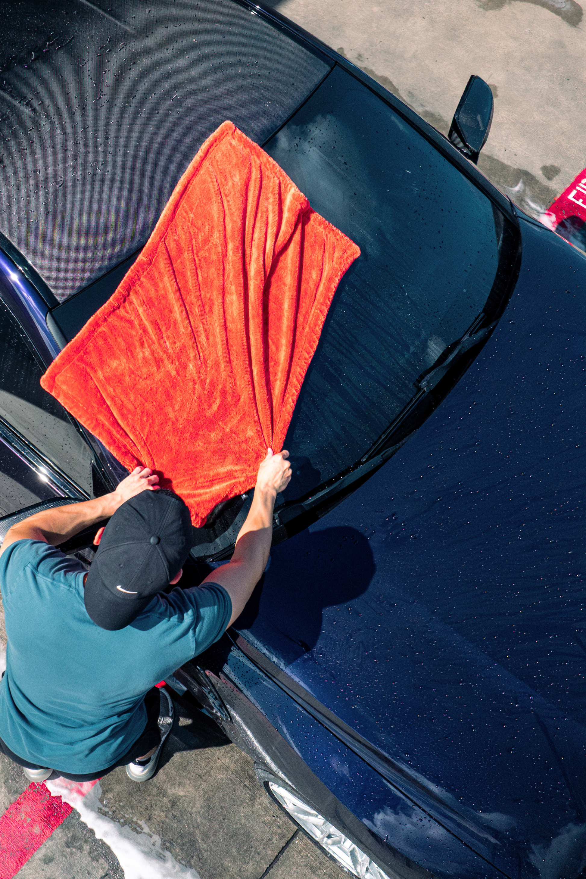 BLACKLINE Twisted-Loop Drying Towel red microfiber for drying cars on a dark glossy vehicle on Tampa Home & Garden Store