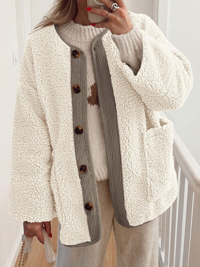 Stevvex Modern Cozy Sherpa Jacket with contrast button placket and pockets in cream on Tampa Home & Garden Store