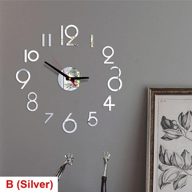 Stevvex 20 Inch Round Wall Clock with silver acrylic mirror numerals and black hands on Tampa Home & Garden Store