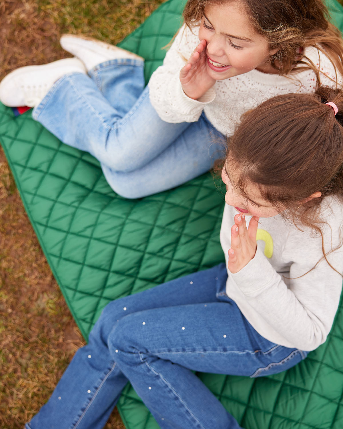 Couverture matelassée imperméable avec poches | Pretty Rugged