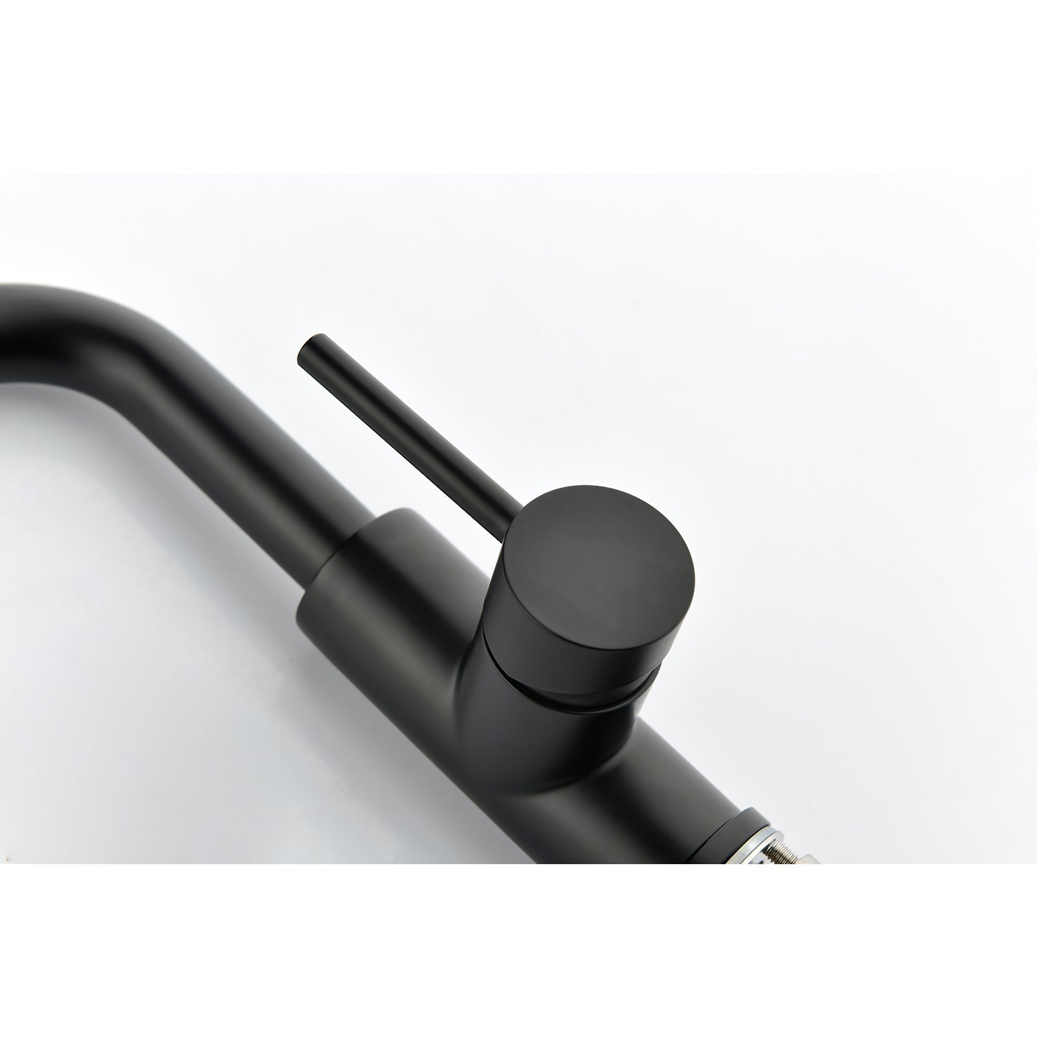 Single Handle Kitchen Sink Faucet with Pull Out Sprayer in matte black by HouseOfZazla on Tampa Home & Garden Store