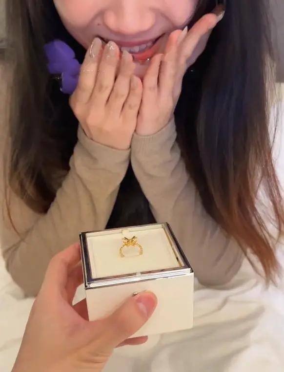Valentine's Day Girlfriend Bear Cake Flip Ring Box gold ring in white display box on Tampa Home & Garden Store
