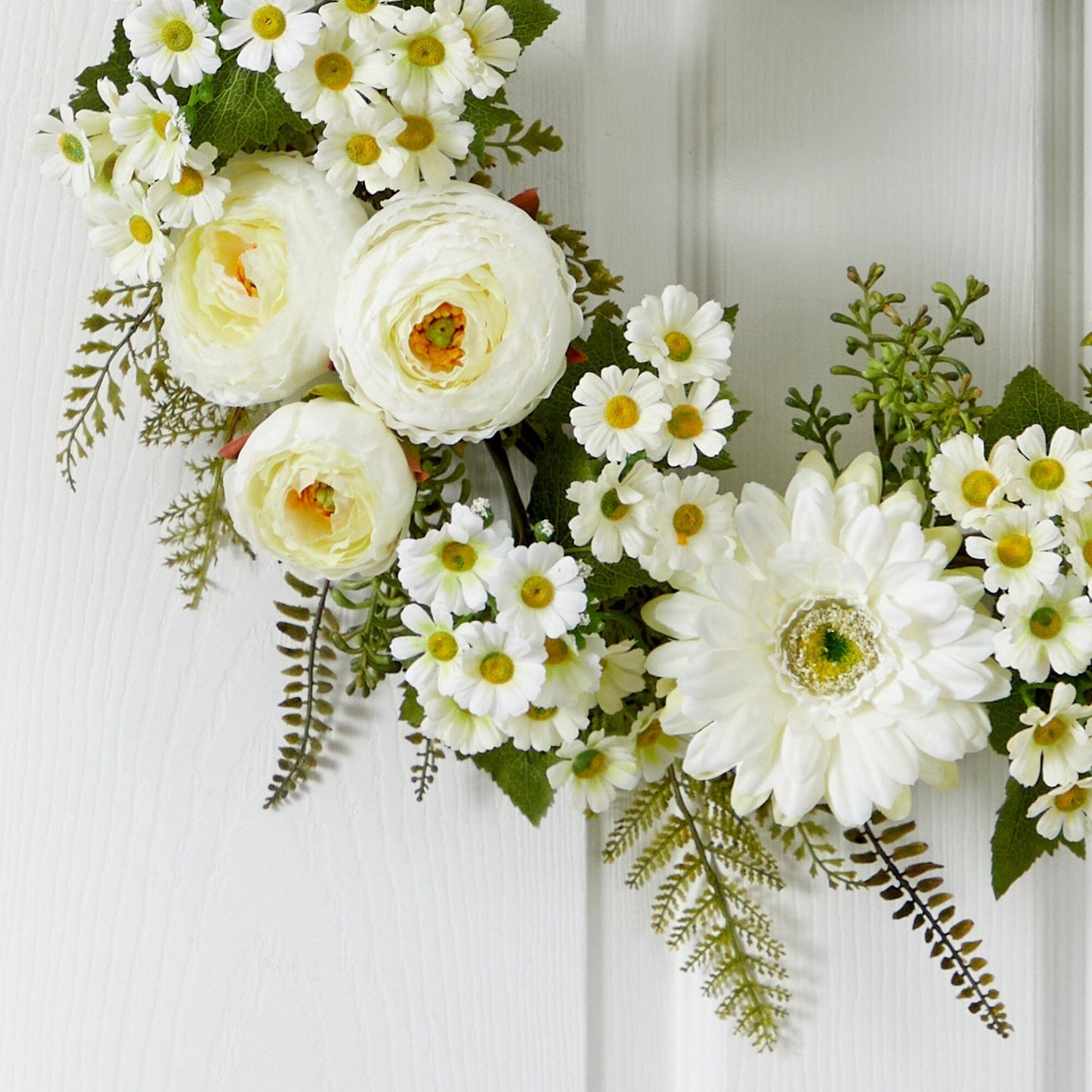 24” Mixed Daisy’s and Ranunculus Wreath - Tampa Home & Garden Store