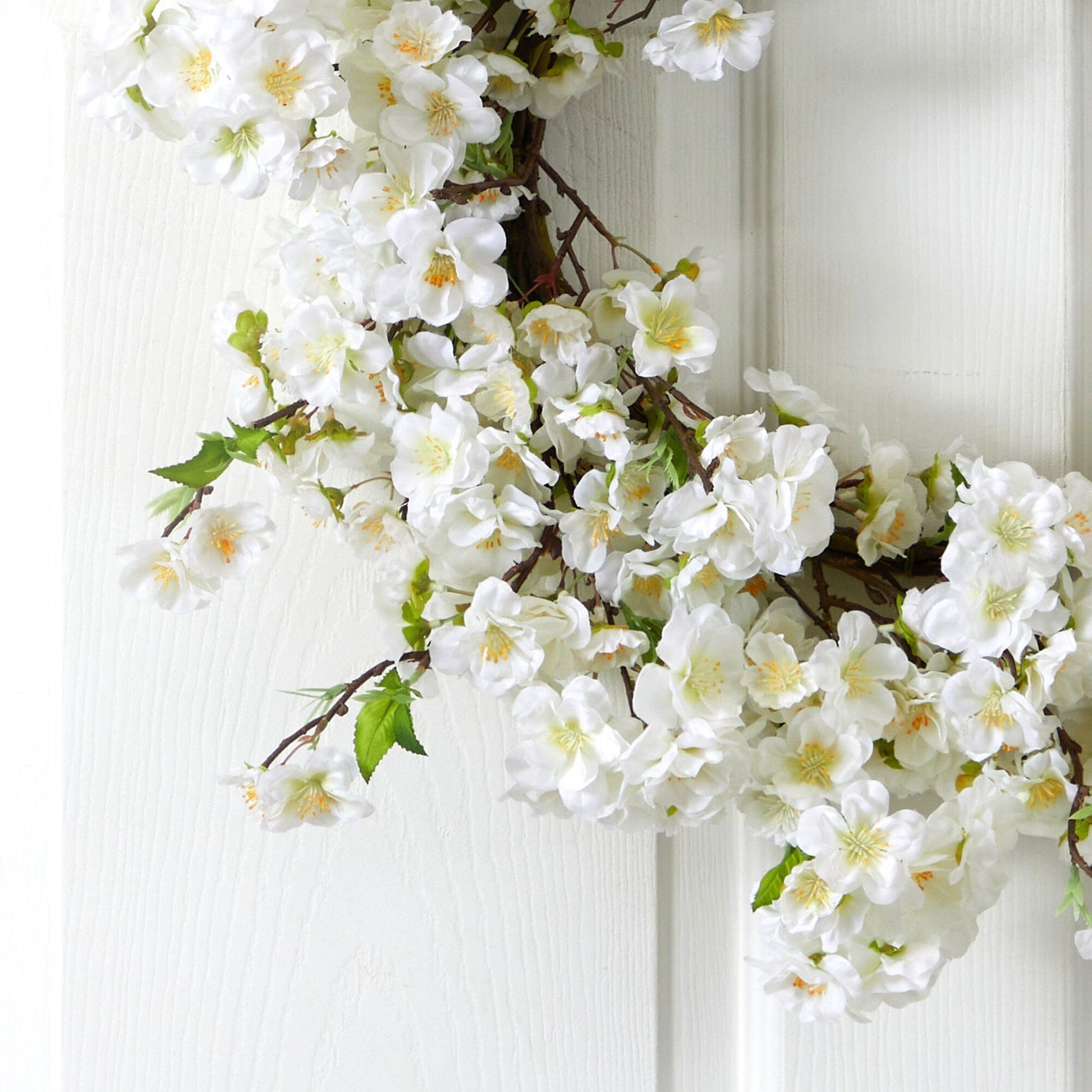 24” White Flower Blossom Wreath - Tampa Home & Garden Store