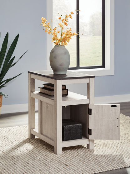 Fendenmore Chair Side End Table With USB Ports