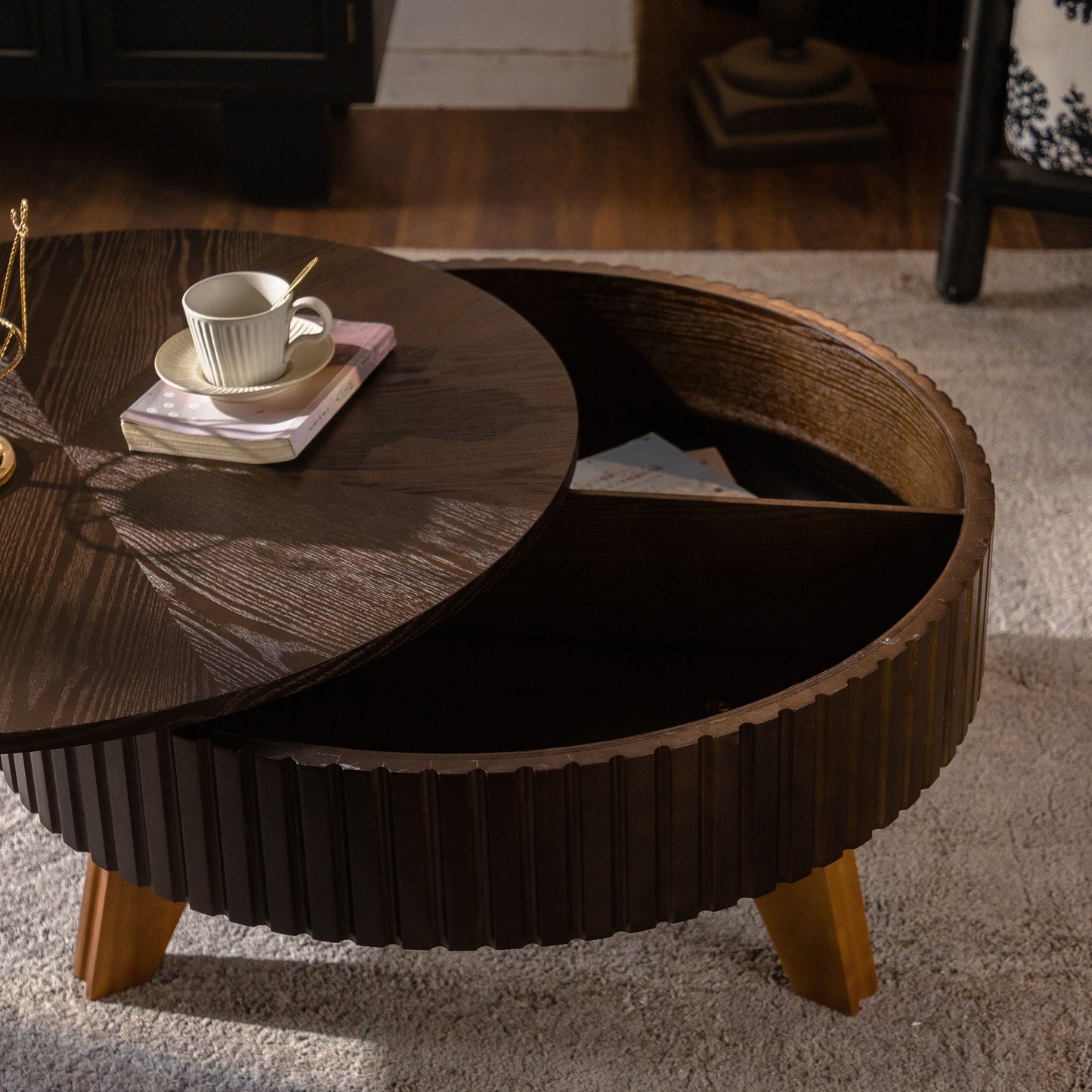 Round Retro Coffee Table with Solid Wood Legs