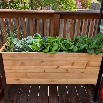Cama de jardín elevada de 18" x 48" - 30" de alto / Grado seleccionado