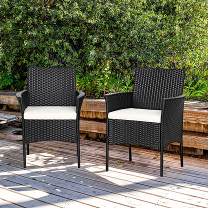2 sillas de patio de mimbre con cómodos cojines de asiento