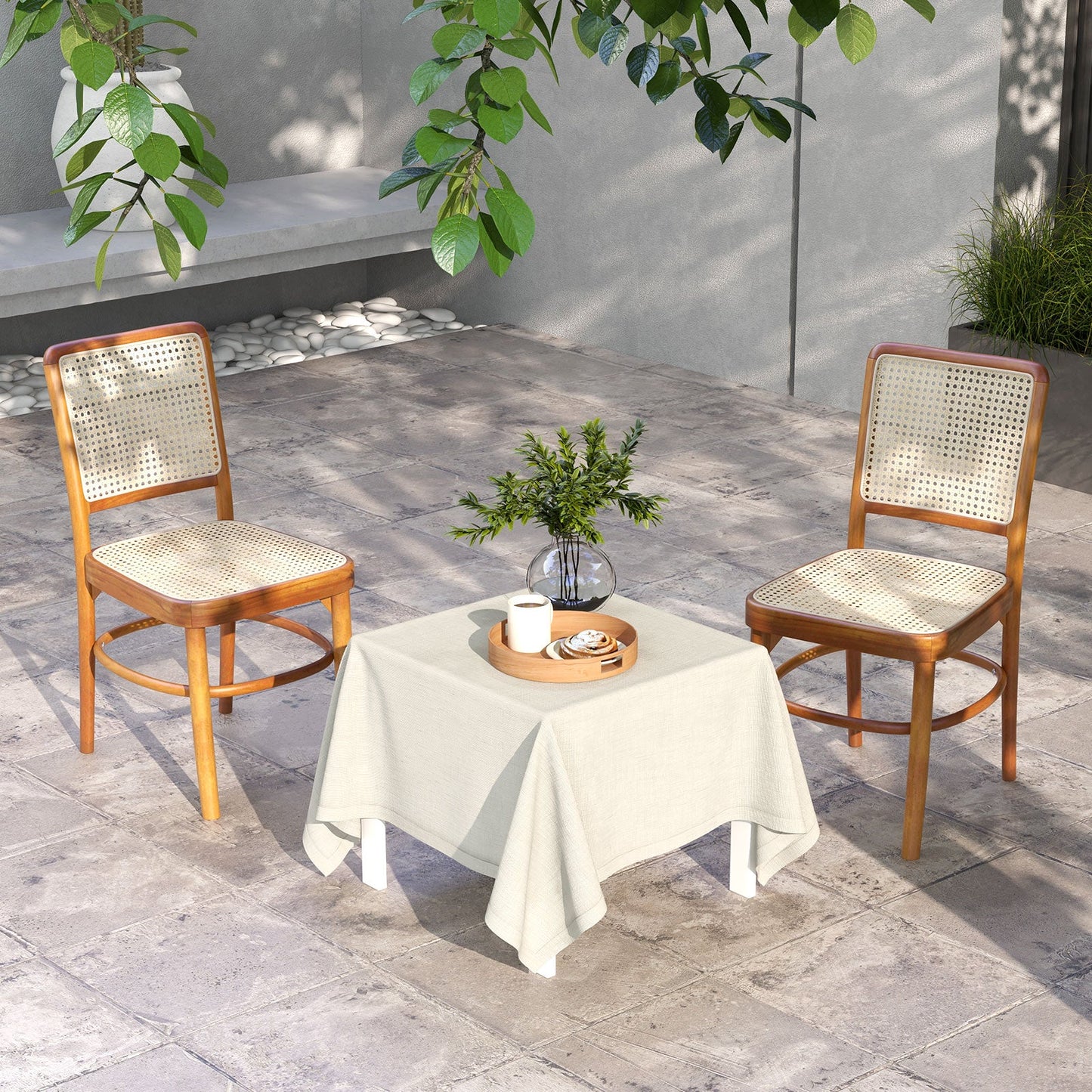 Juego de 2 sillas de comedor Boho de ratán con estructura de madera de teca y reposapiés