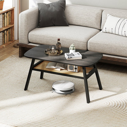 Mesa de centro rectangular de 2 niveles con estante de almacenamiento de ratán y patas de madera de caucho - Gris oscuro