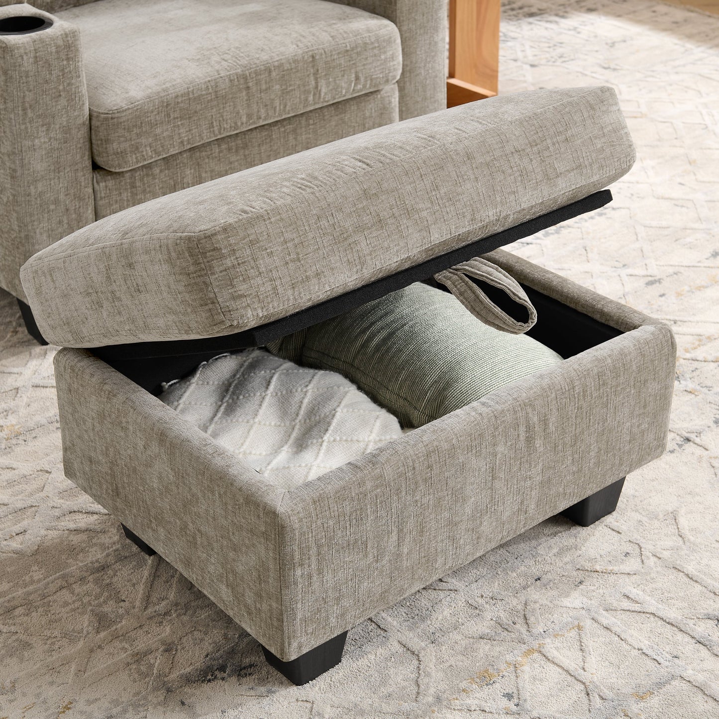 Brown Single Sofa Recliner and Manual Backrest
