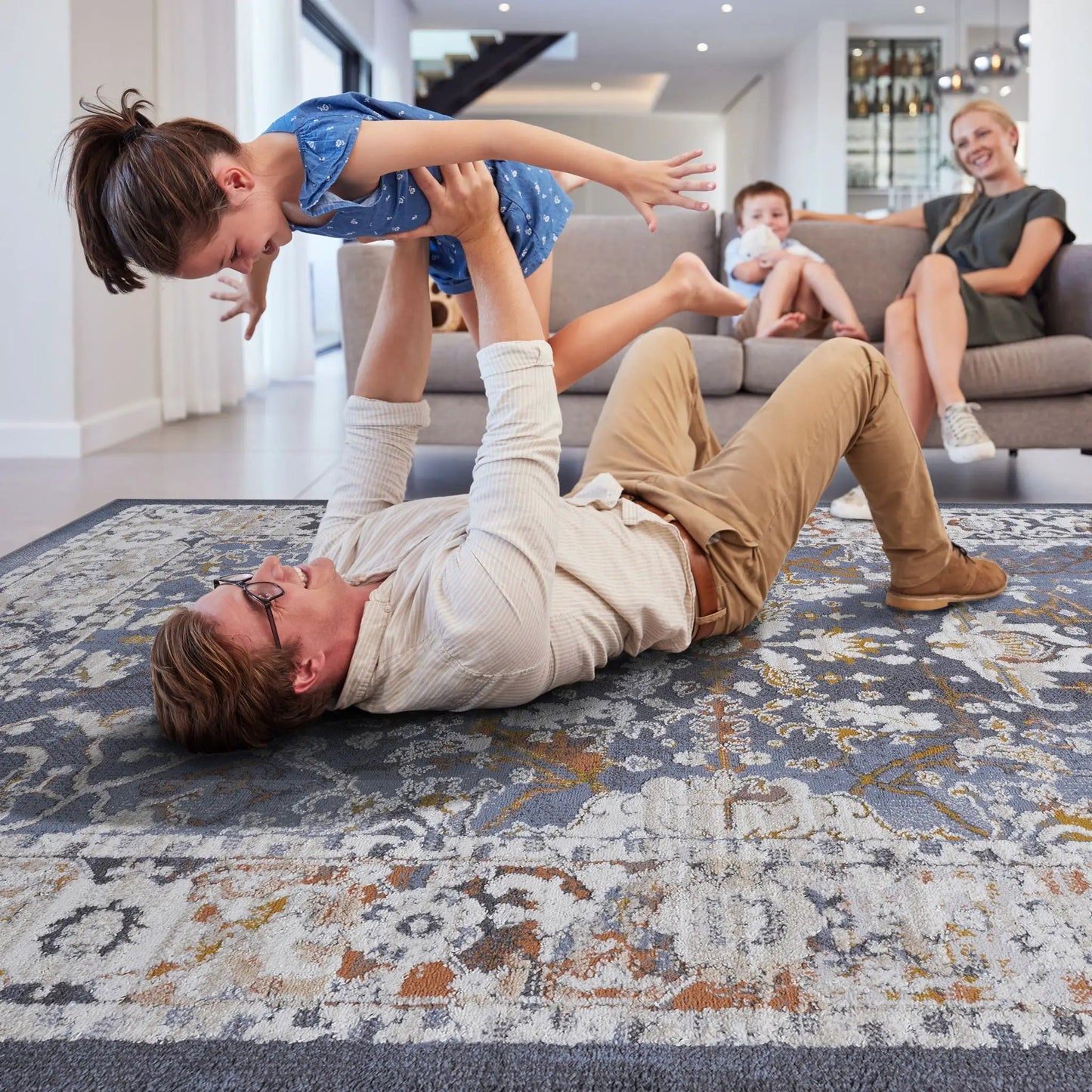 Payas Trendy Traditional Area Rug in Neutral