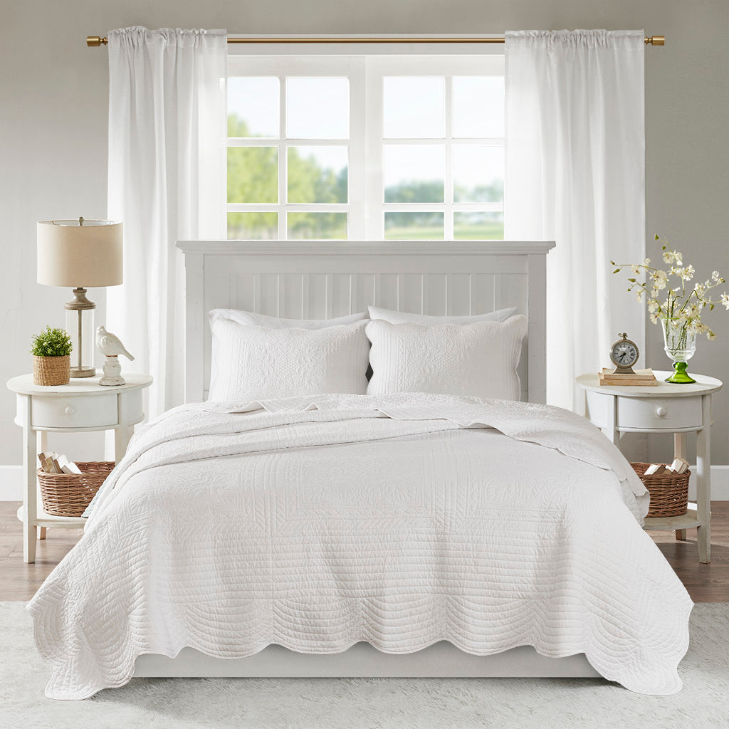 3 Piece Reversible Scalloped Edge Quilt Set White Full/Queen HouseOfZazla on bed with shams on Tampa Home & Garden Store