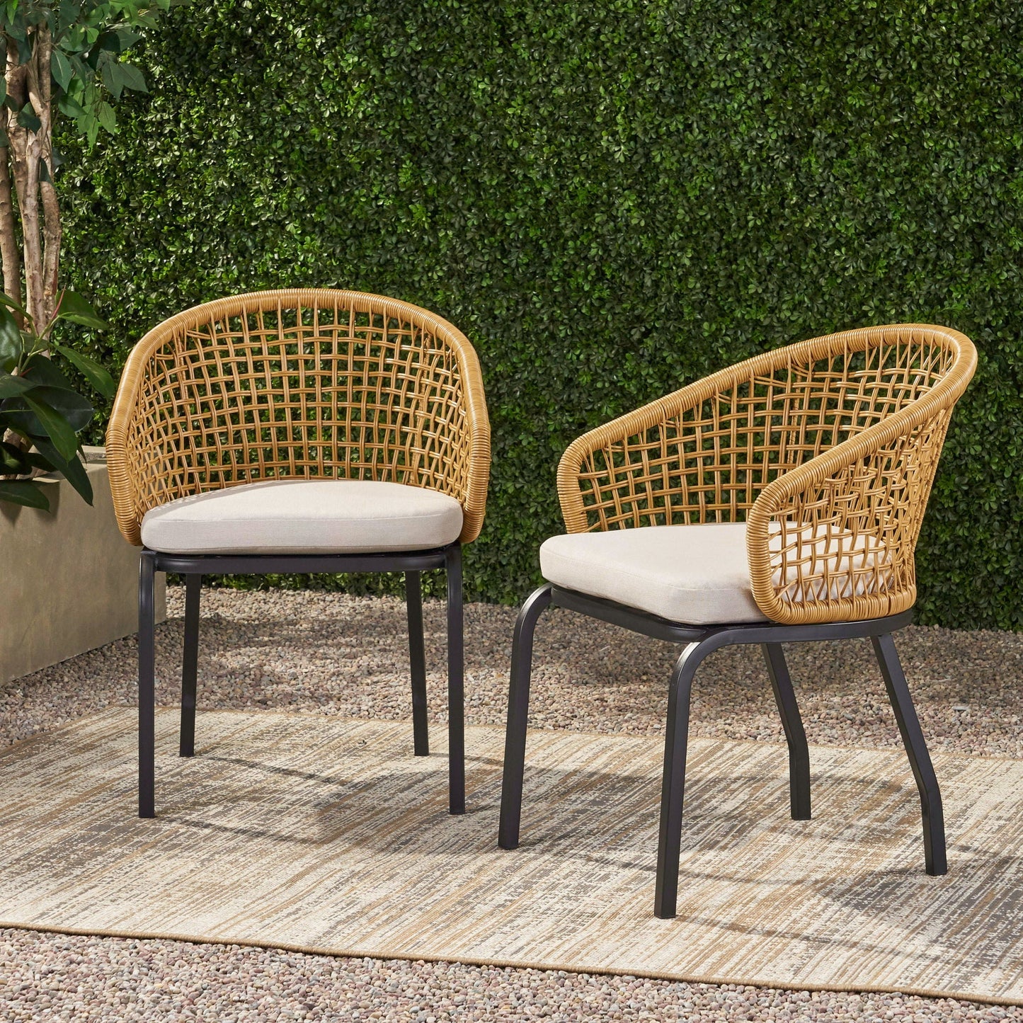 Outdoor and Indoor Wicker Chair with Iron Legs
