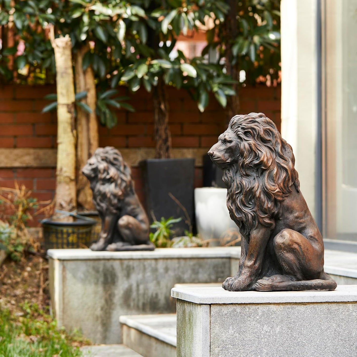 Indoor and Outdoor Resin Lion Guardian Statue