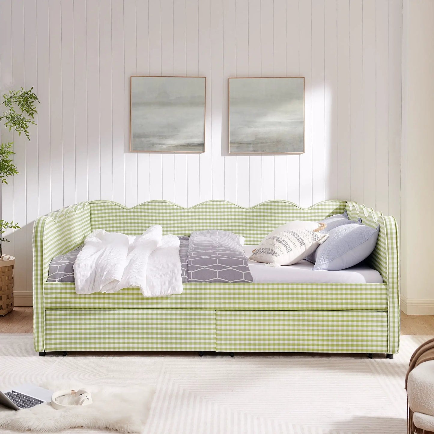 Gingham Daybed With USB Port and Wave Design