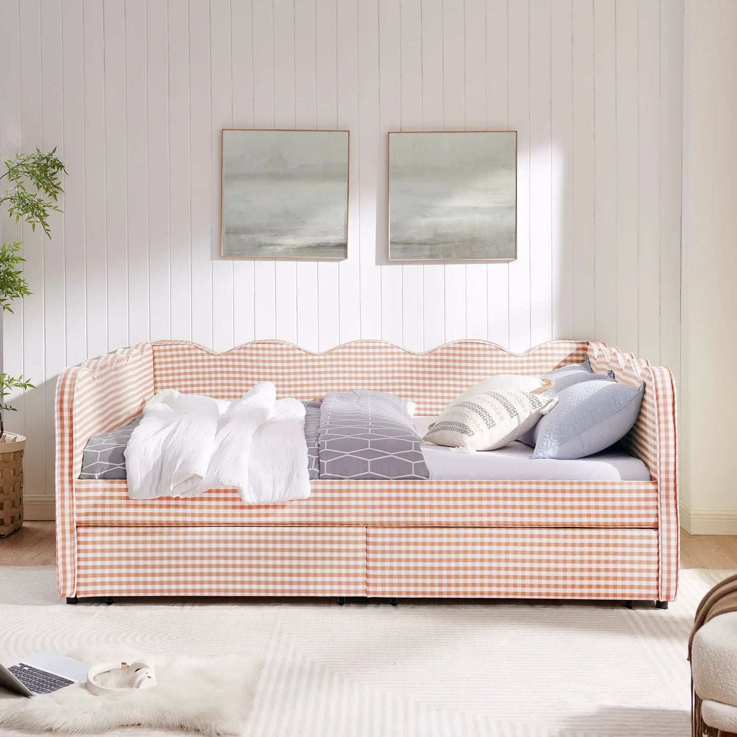 Gingham Daybed With USB Port and Wave Design