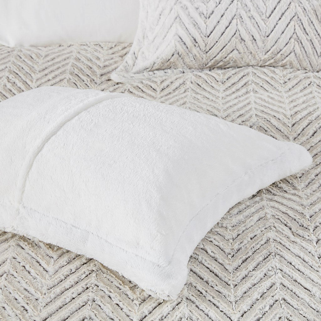 Ultra Plush Down Alternative Comforter in Ivory