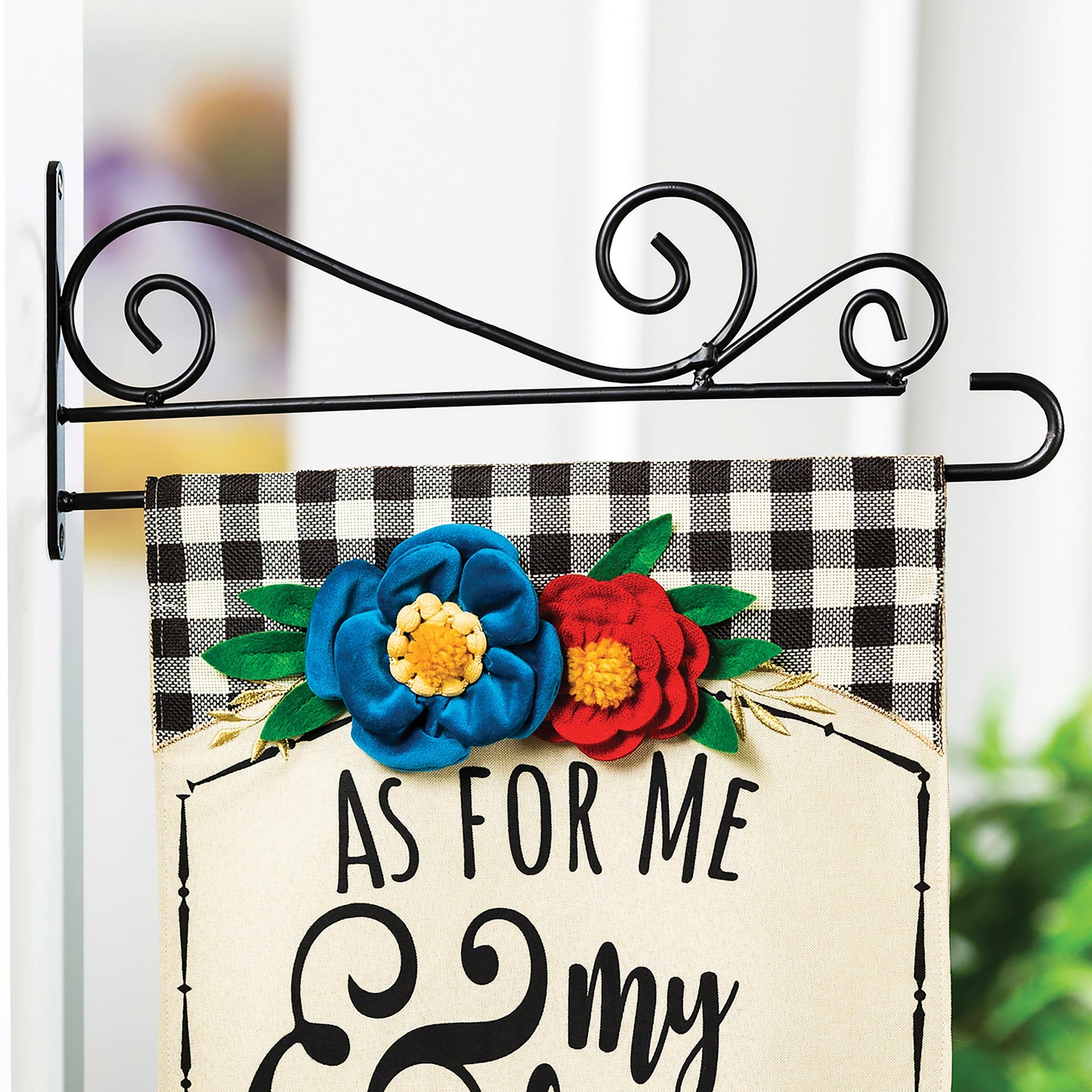 Swirl Wall-Mount Garden Flag Hanger