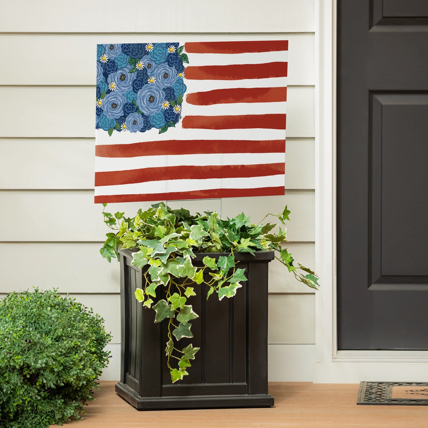 American Classic Blooming Americana Yard Sign with blue bouquet and red stripes on Tampa Home & Garden Store