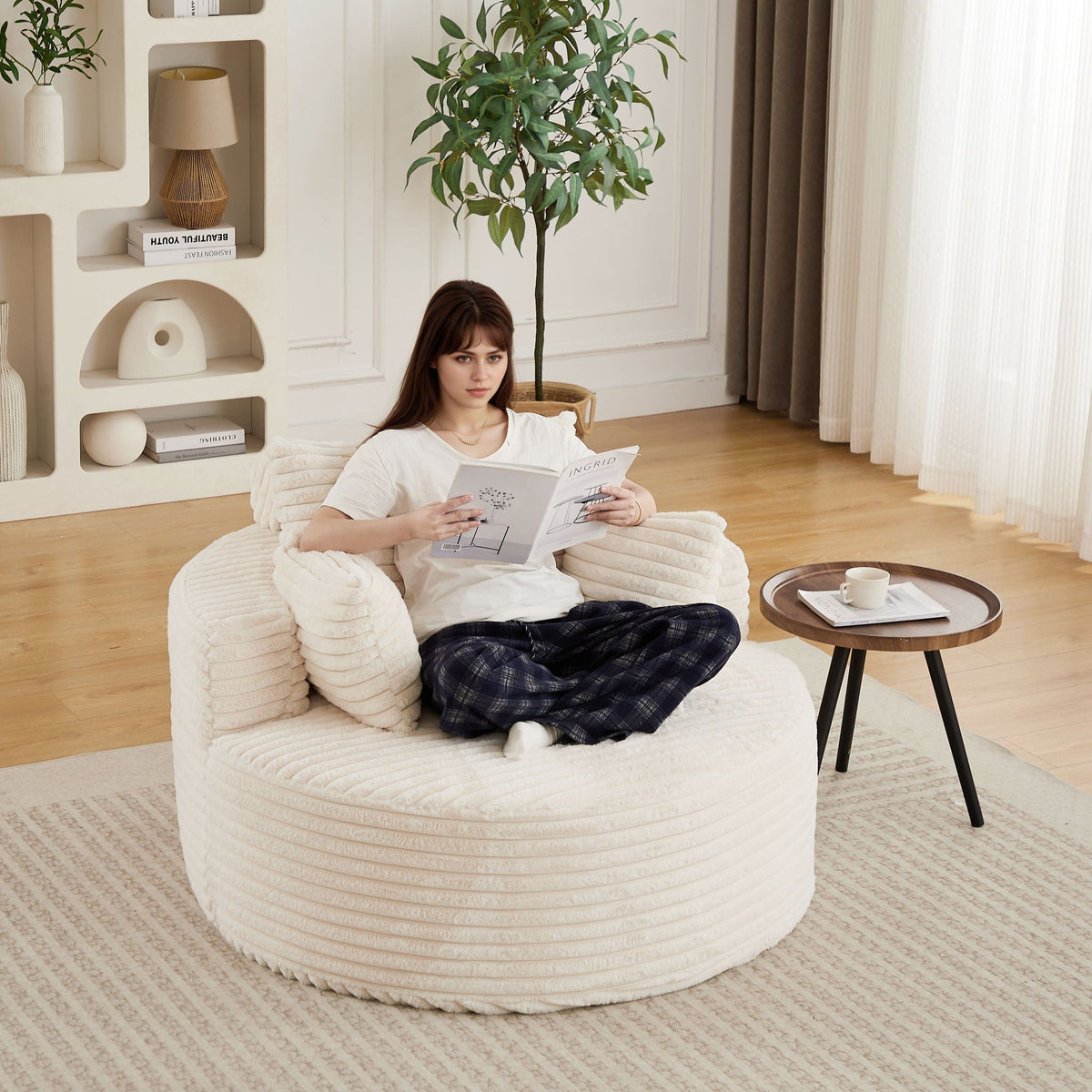Modern single sofa with a backrest pillow