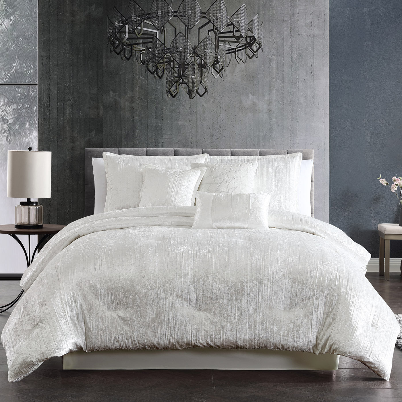Turin 7 Piece and White Crinkle Velvet Queen Set