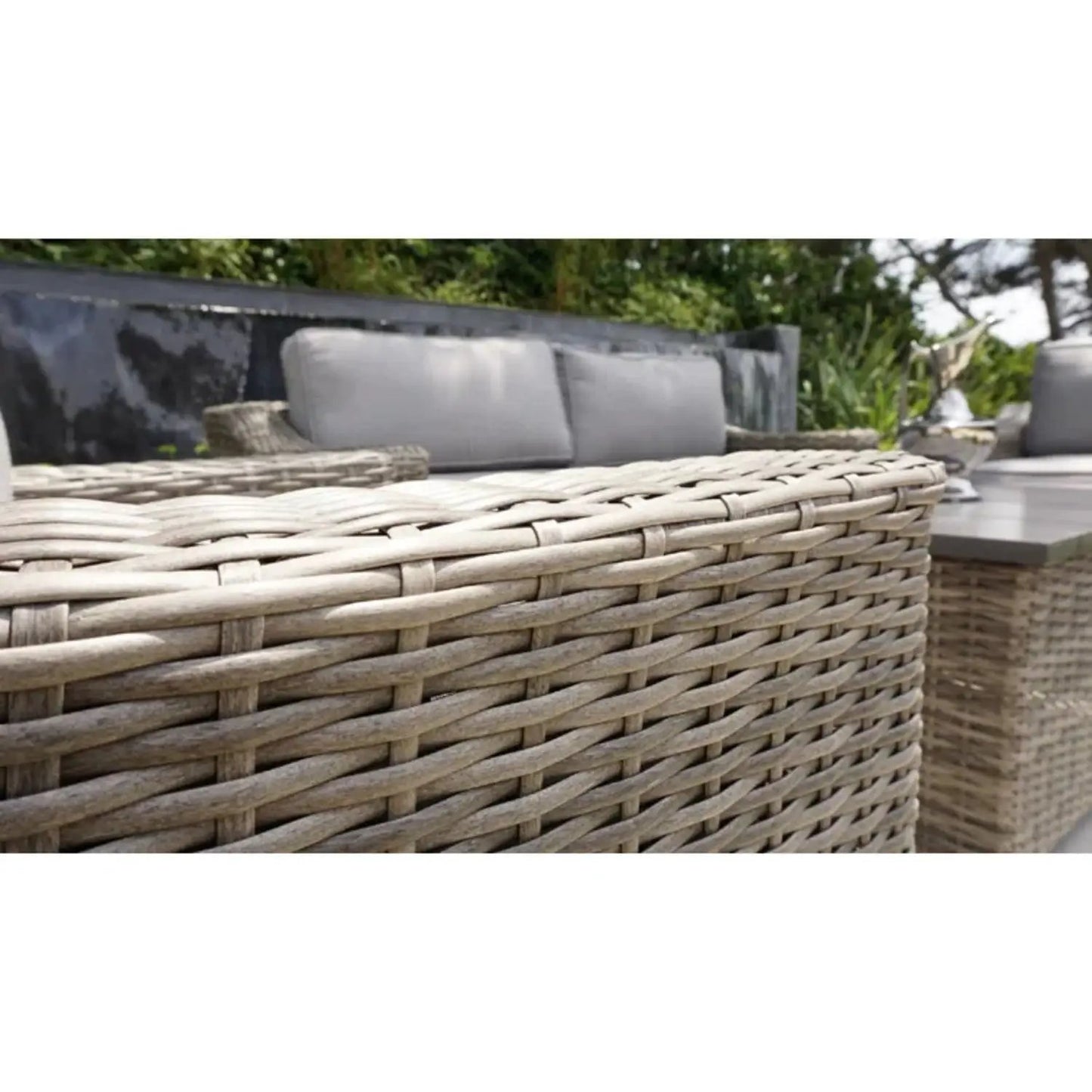 Outdoor Sofa Seating Group with Cushions