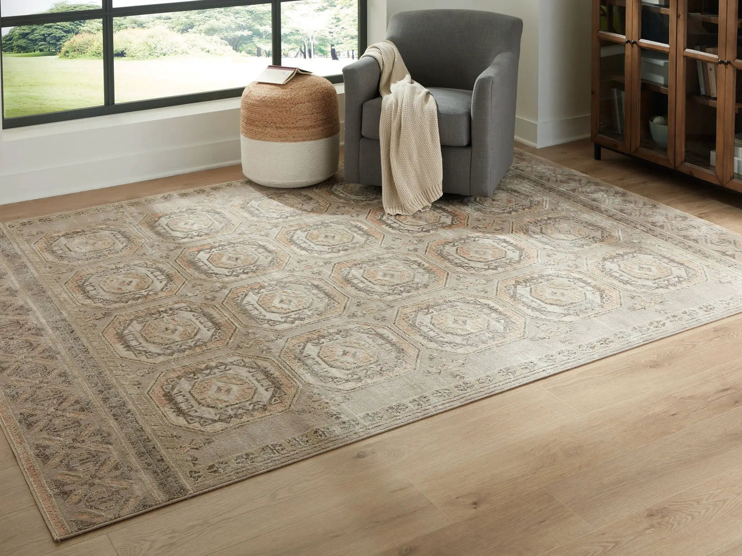 Bachby Rug With Medallion Pattern In Neutral