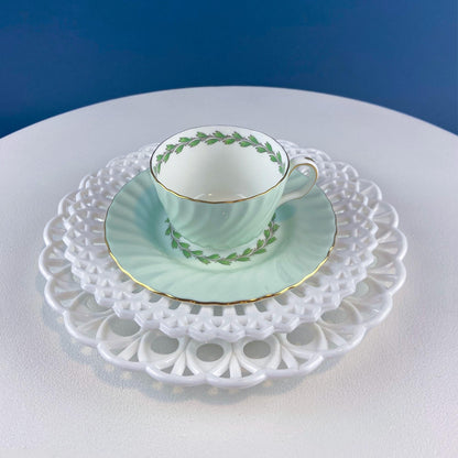 4 Minton Porcelain Cups and Saucers. Creamy Green & White Set with Delicate Leaf Garland Motif. Dining Room Table Decor. French Country. - Tampa Home & Garden Store
