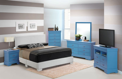 Glory Aaron Queen Platform Bed for a Bedroom