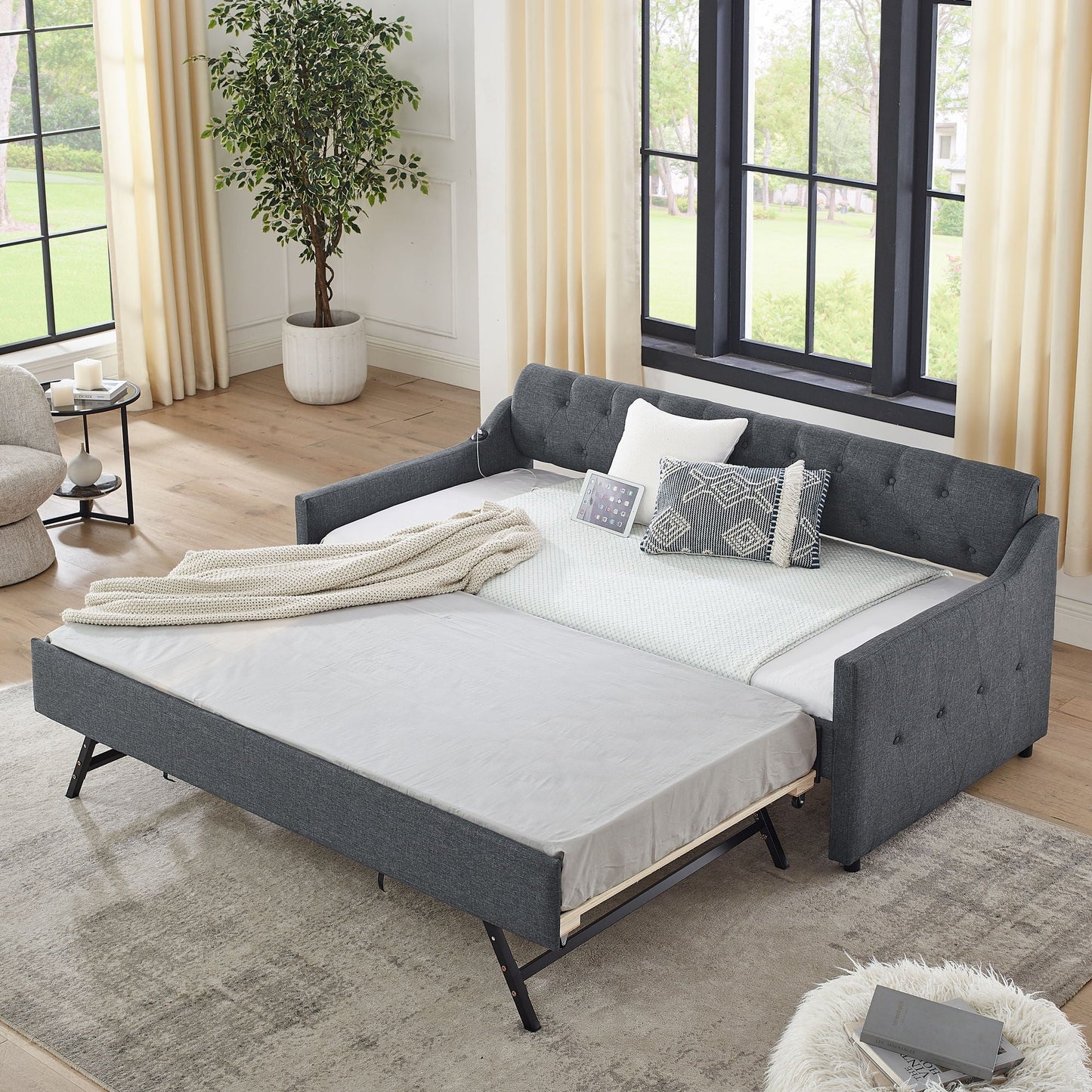 Upholstered Daybed With Trundle and Usb Armrest