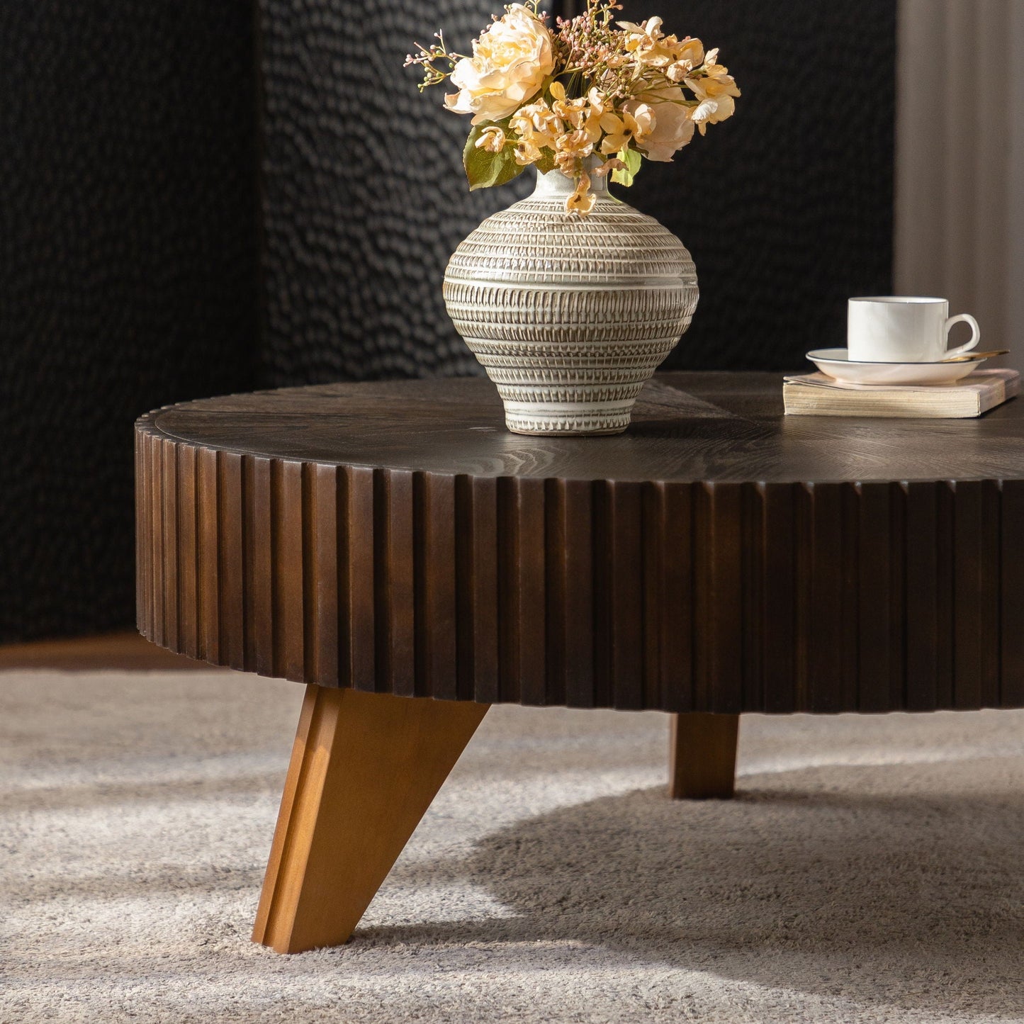 Round Retro Coffee Table with Solid Wood Legs