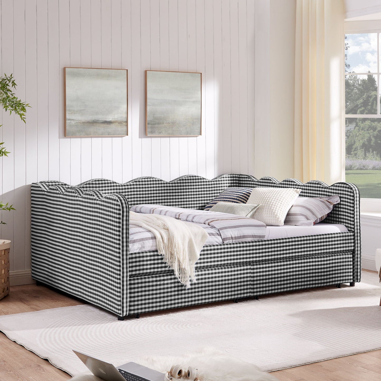 Gingham Daybed With Usb Port And The Wave Shape