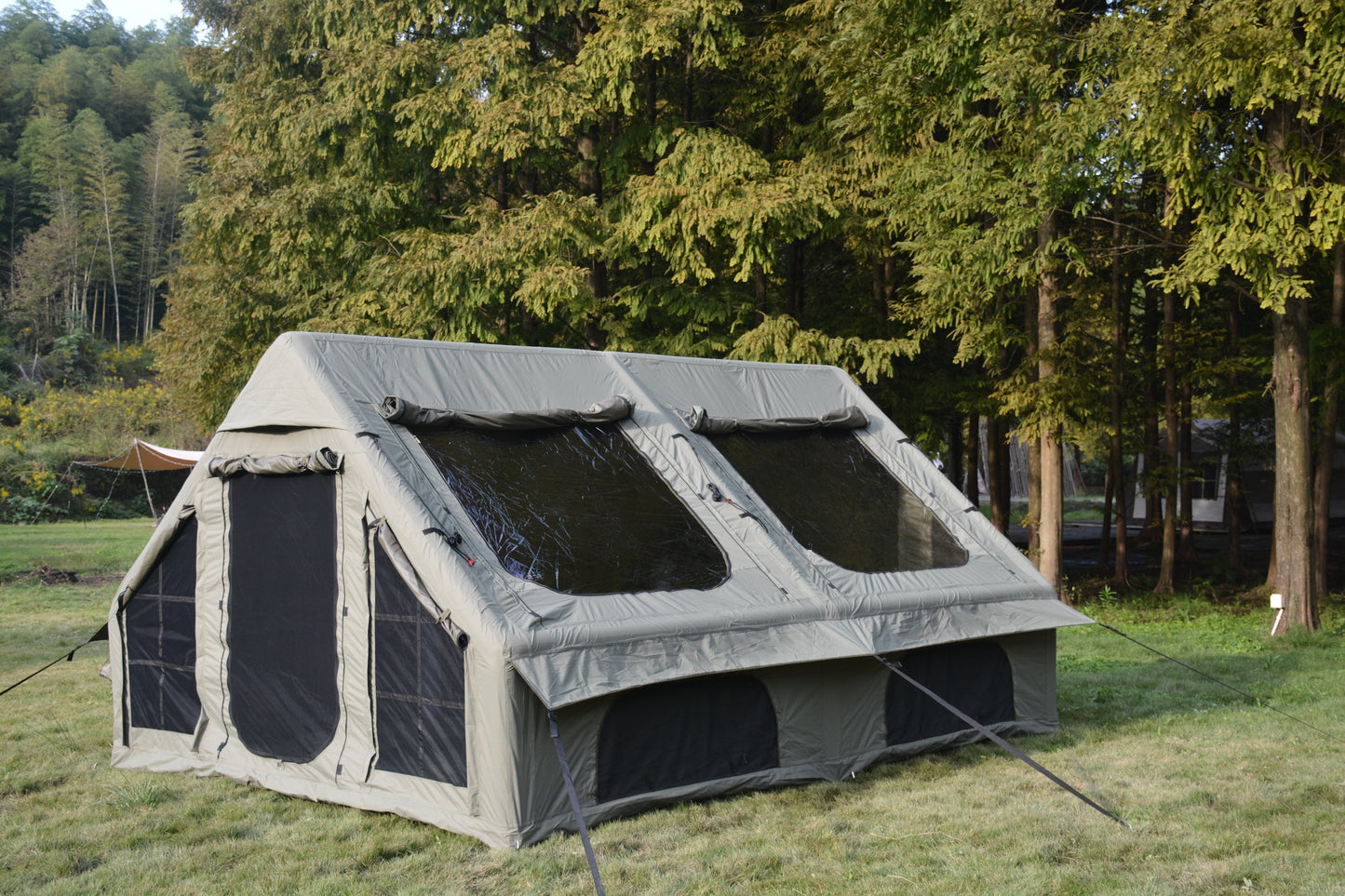 9.8 x 13ft Inflatable Camping Tent With Pump