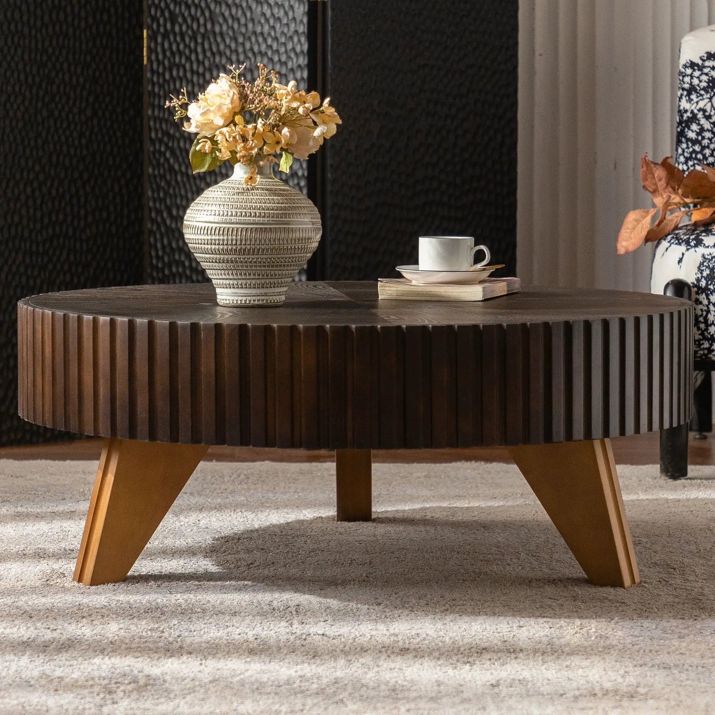 Round Retro Coffee Table with Solid Wood Legs