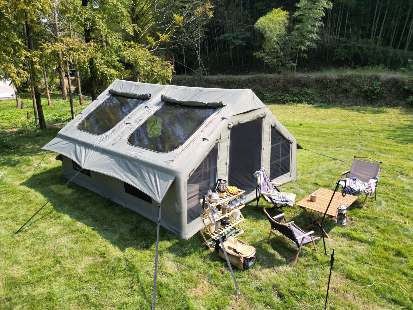 9.8 x 13ft Inflatable Camping Tent With Pump