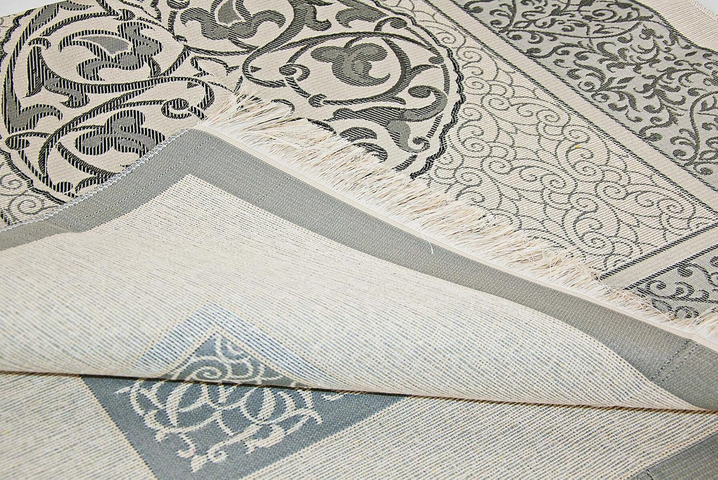 Premium Islamic Prayer Rug with Gift Tasbih Beads – Soft Taffeta Janamaz Mat for Men & Women – Lightweight, Machine Washable, Travel-Friendly, Beautifully Woven with Traditional Patterns