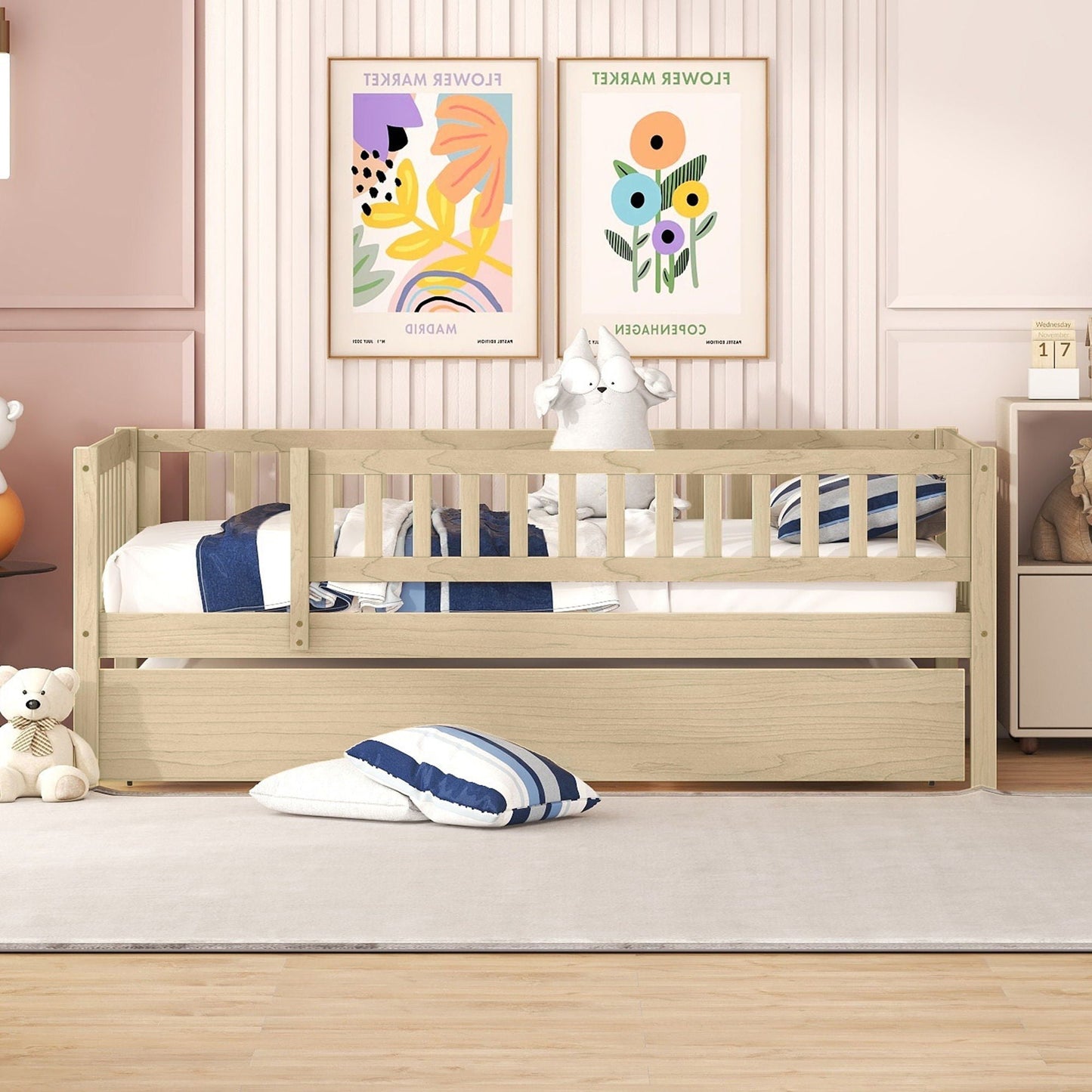 Multi Functional Wooden Daybed and Bedroom