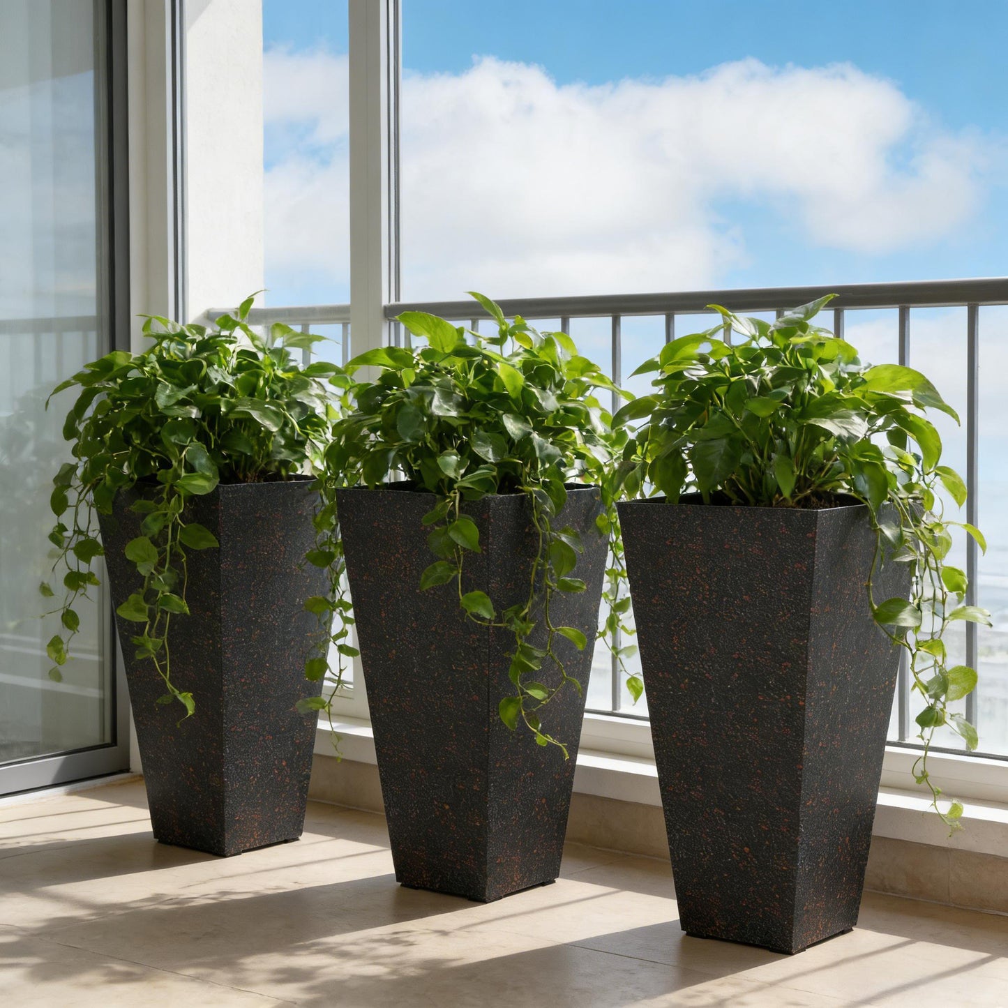 Set of 3 tall flower pots with marble finish