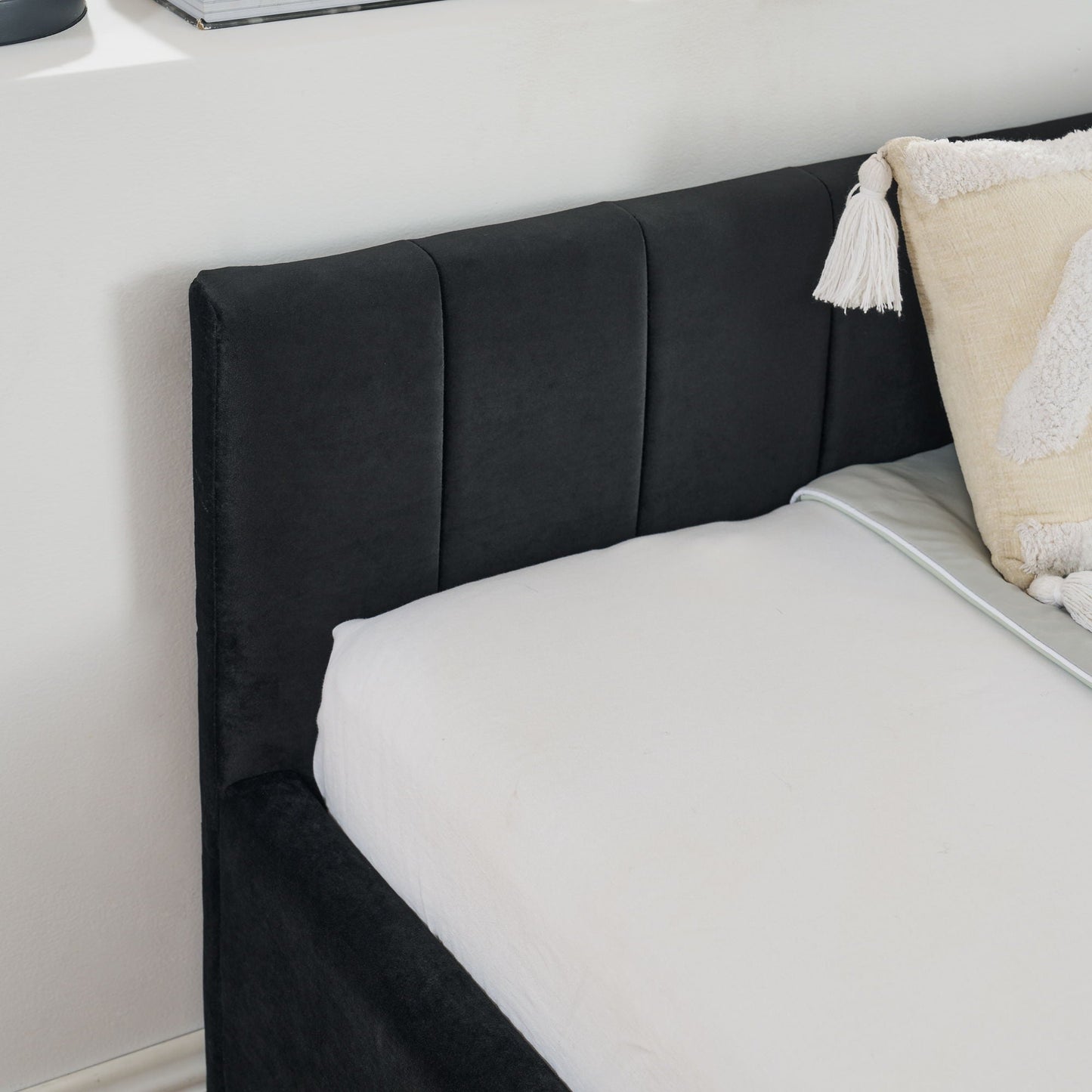 Upholstered Tufted Daybed Frame with Storage