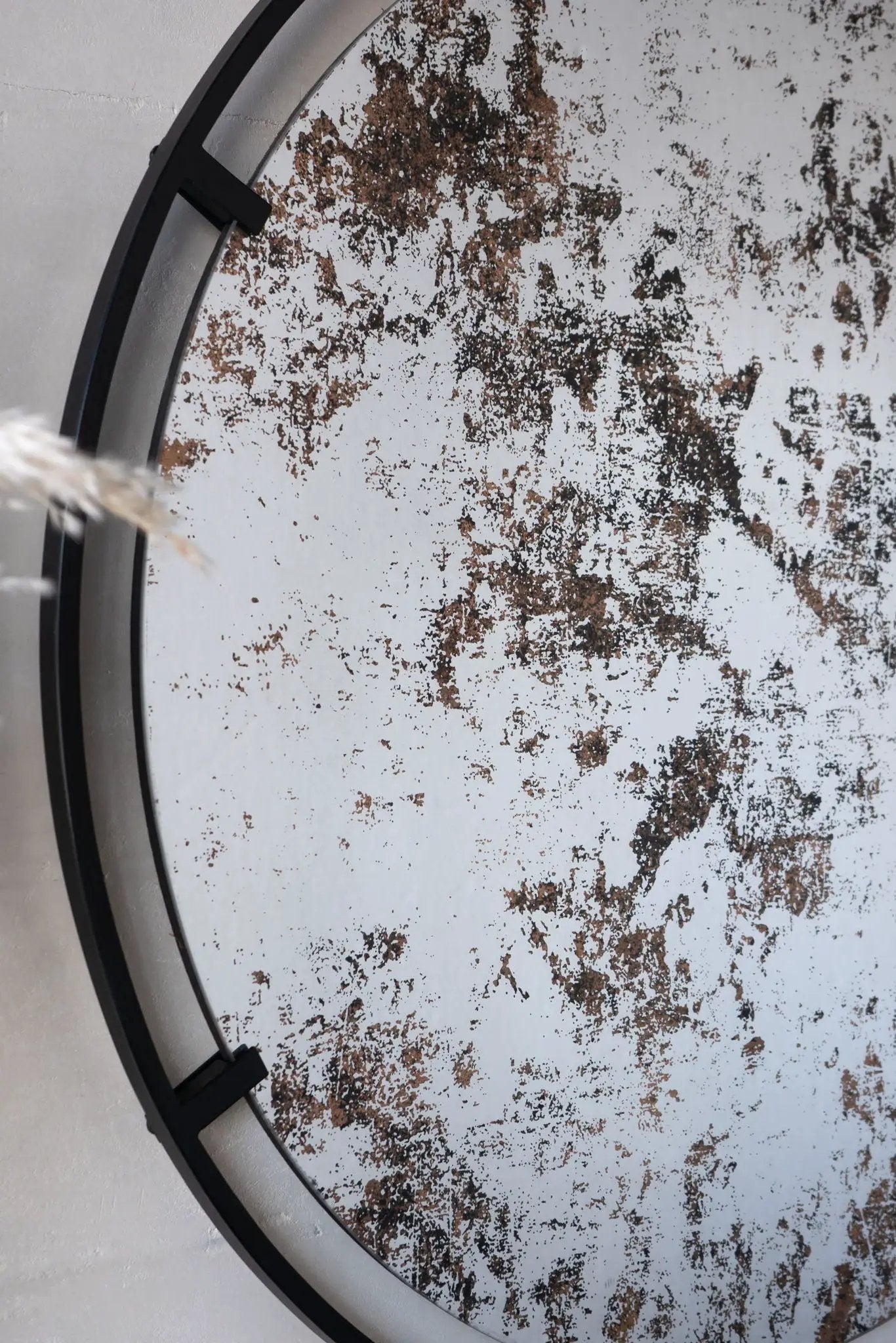 Theodor Round Mirror with Industrial Metal Frame
