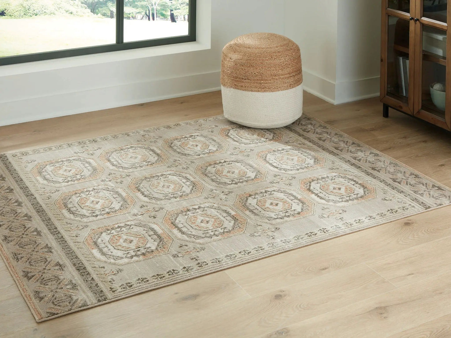 Bachby Rug With Medallion Pattern In Neutral