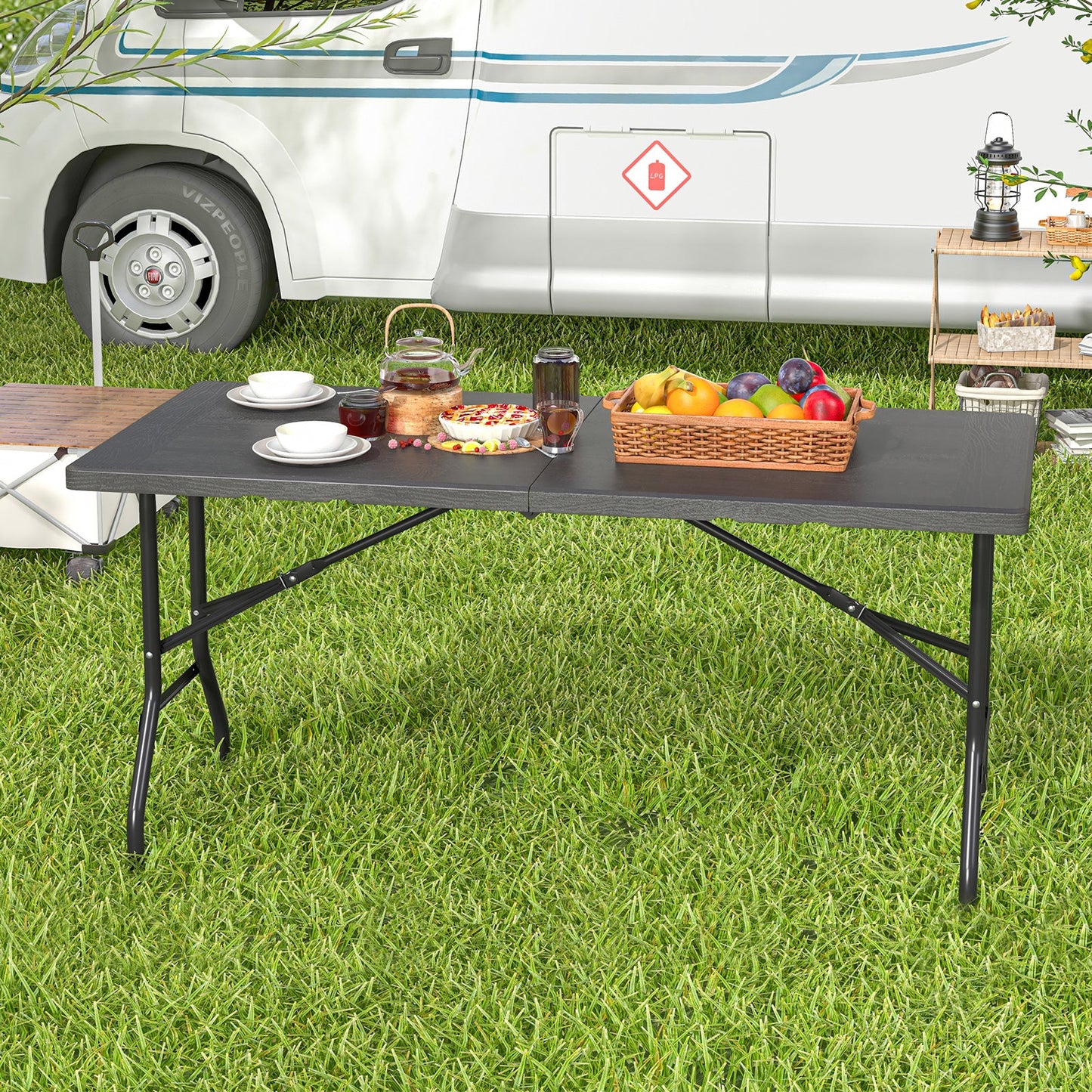Mesa de picnic plegable de 5 pies con tablero de HDPE veteado y almohadillas antideslizantes - Negra