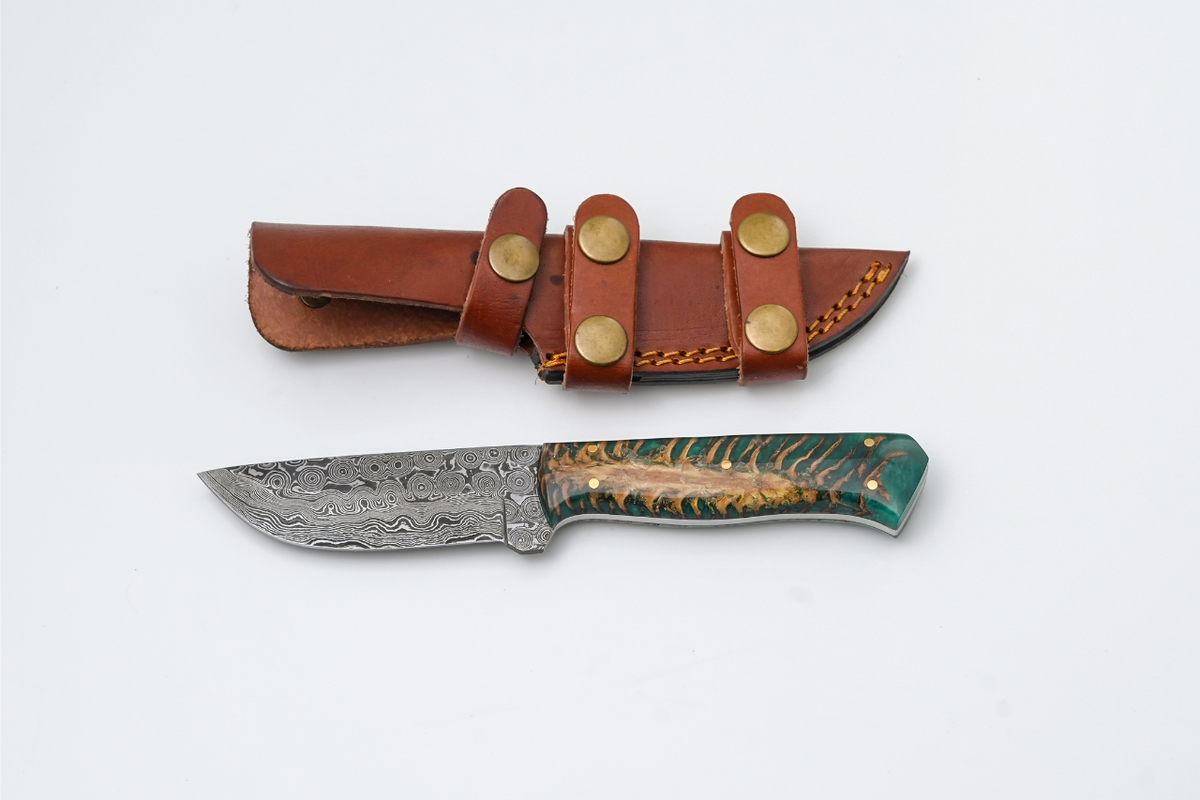 Damascus Titan Gecko fixed blade knife with forest-green pine cone resin handle TK-444 on Tampa Home & Garden Store
