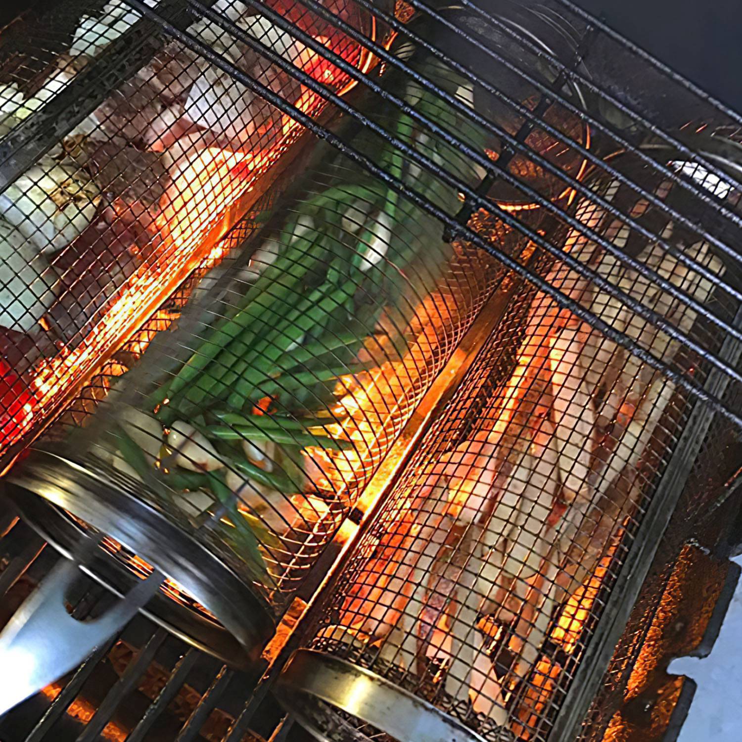 GemGear 2Pcs stainless steel portable BBQ rolling baskets, round mesh grill nets with covers on Tampa Home & Garden Store