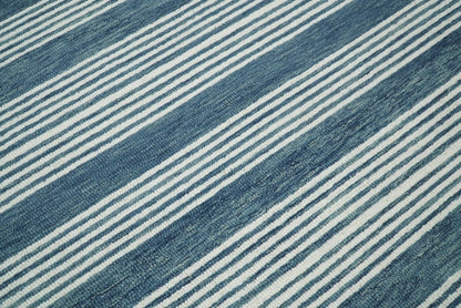 Alfombra moderna de lana a rayas blancas y azules, hecha a mano, de 5x8 y 8x10 | NAU002